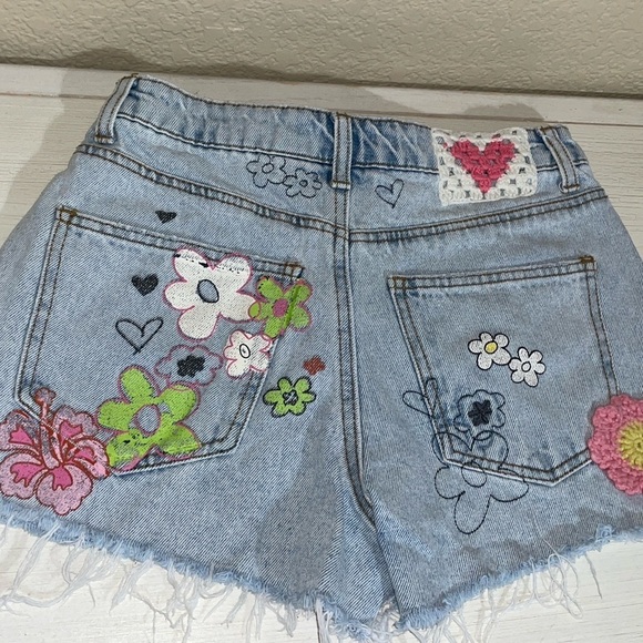 Barbie Shorts x Forever 21 Shorts Kindness is Power Distressed Jean Shorts ☮️ 🩷 - Picture 6 of 16